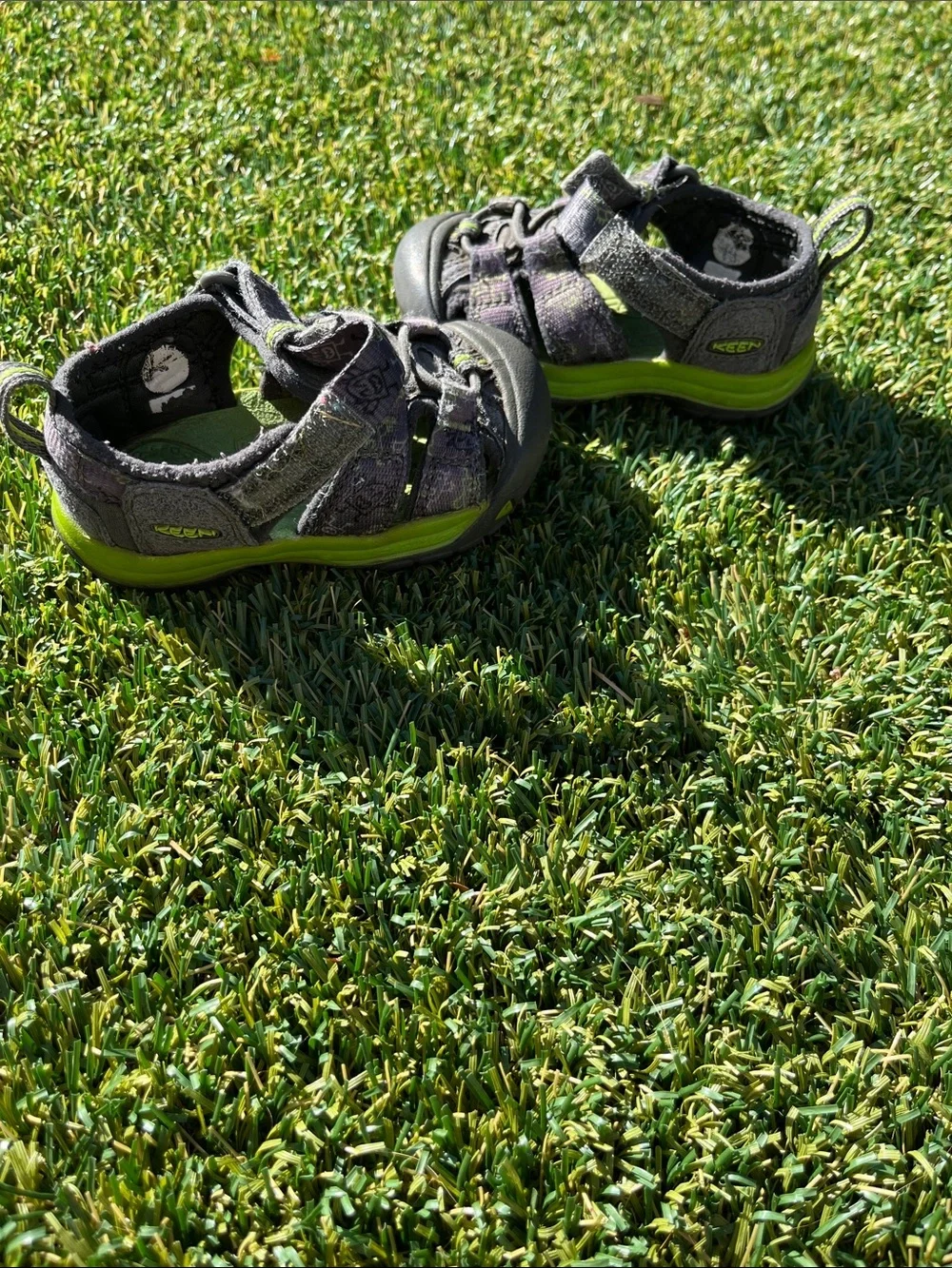 Toddler Keen sandals size 4 Kids Gray and Green